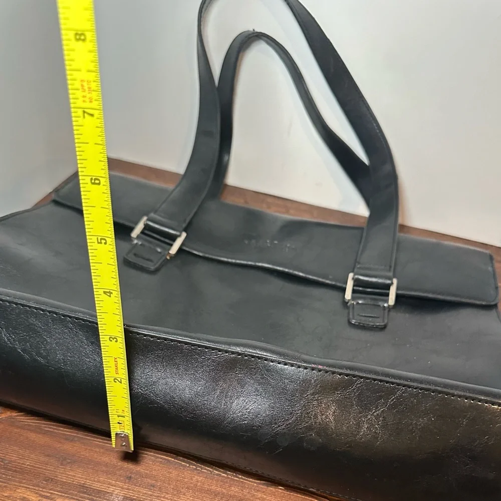 Kenneth Cole Reaction‎ Black Laptop Messenger Bag.